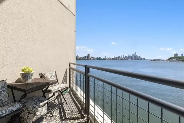 Weehawken, NJ 07086-6754,600 HARBOR BLVD  #852