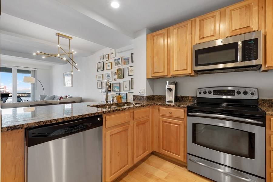 Weehawken, NJ 07086-6729,600 HARBOR BLVD  #773