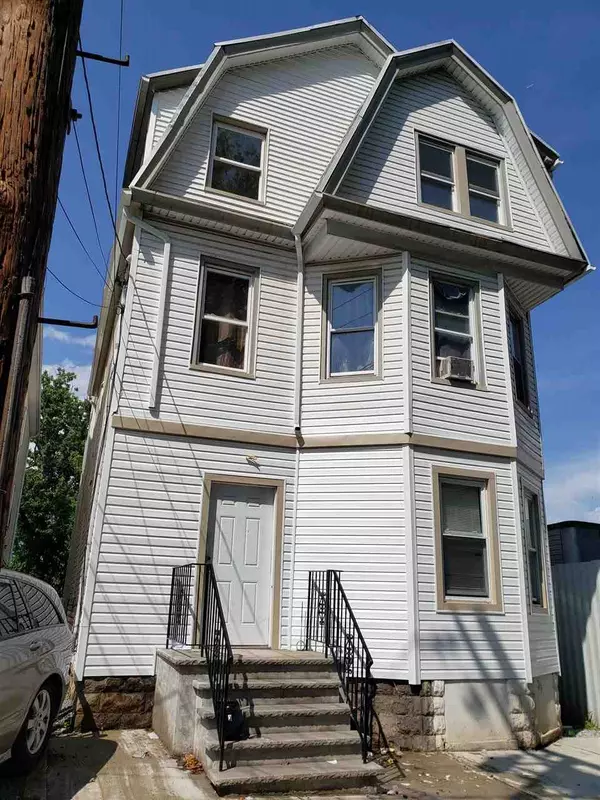 Newark, NJ 07104,43 DELAVAN AVE