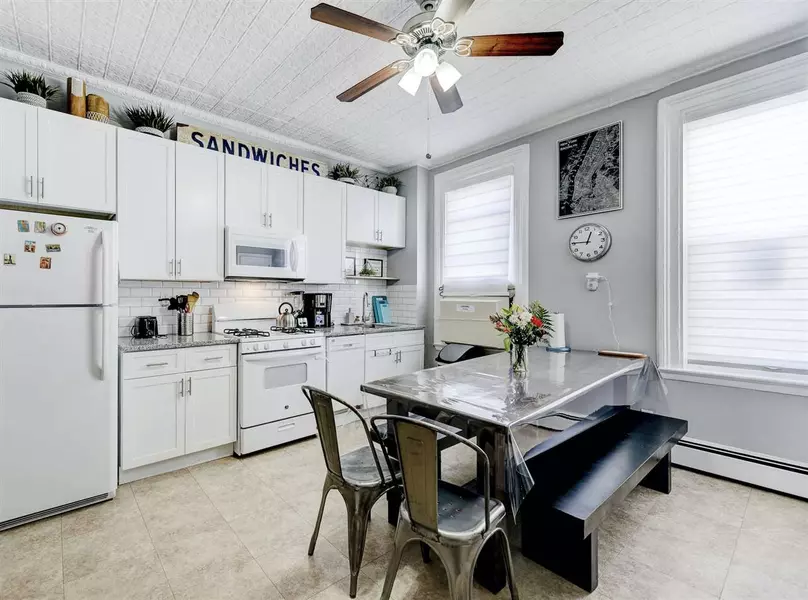 3805 PALISADE AVE, Union City, NJ 07087