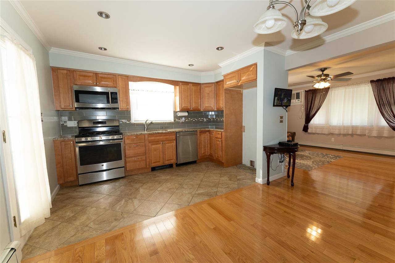 North Arlington, NJ 07031,93 EXTON AVE