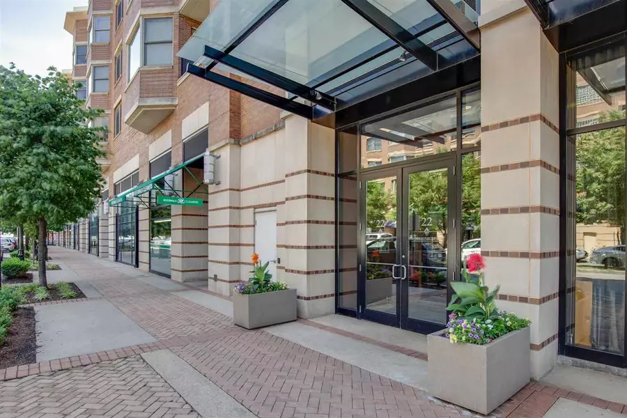 22 AVENUE AT PORT IMPERIAL  #320, West New York, NJ 07093
