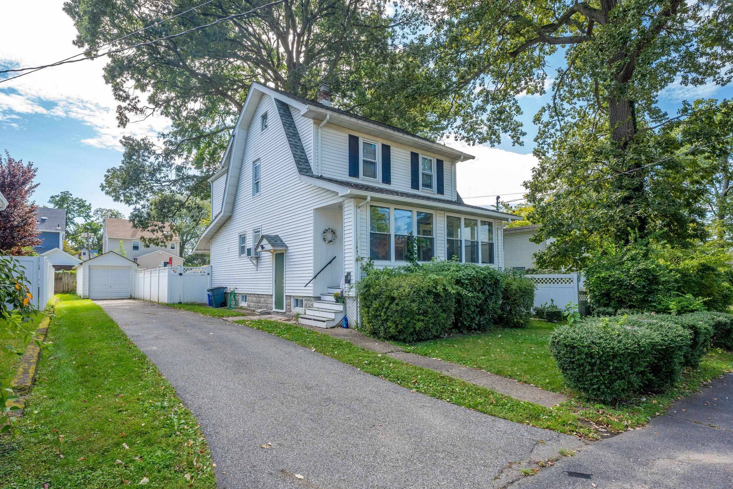 Dumont, NJ 07628,111 VIRGINIA AVE