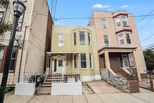 602 11TH ST, Union City, NJ 07087-3020