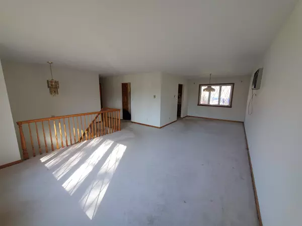 Woodbridge, NJ 07067,60 ELM ST