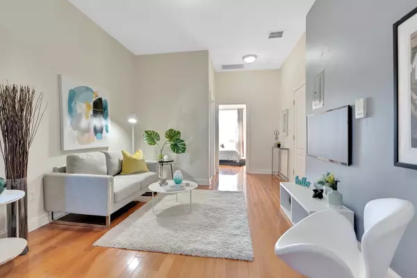 Jc Heights, NJ 07307,100 LEONARD ST #3R