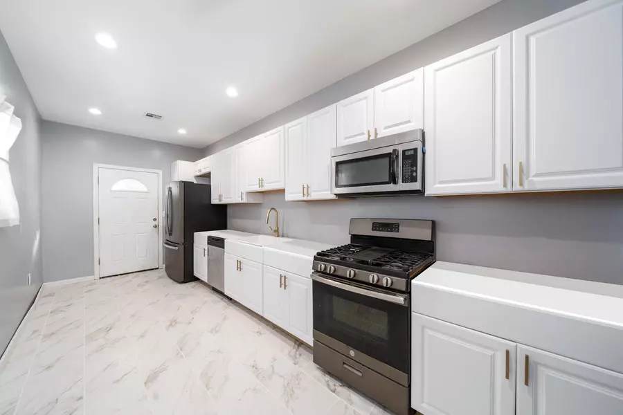 226 LINDEN AVE, Irvington, NJ 07111