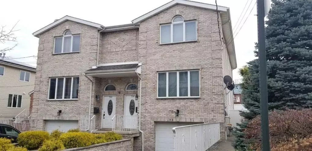 758 10TH ST, Secaucus, NJ 07094
