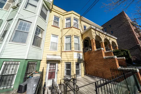 Jc Journal Square, NJ 07306,16 GLENWOOD AVE