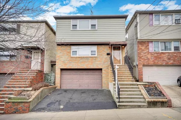 50 TERHUNE AVE, Jc West Bergen, NJ 07302