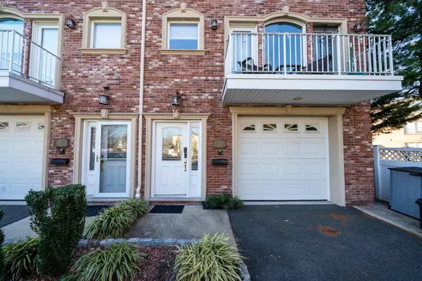 Secaucus, NJ 07094,8 KIESEWETTER LANE #2