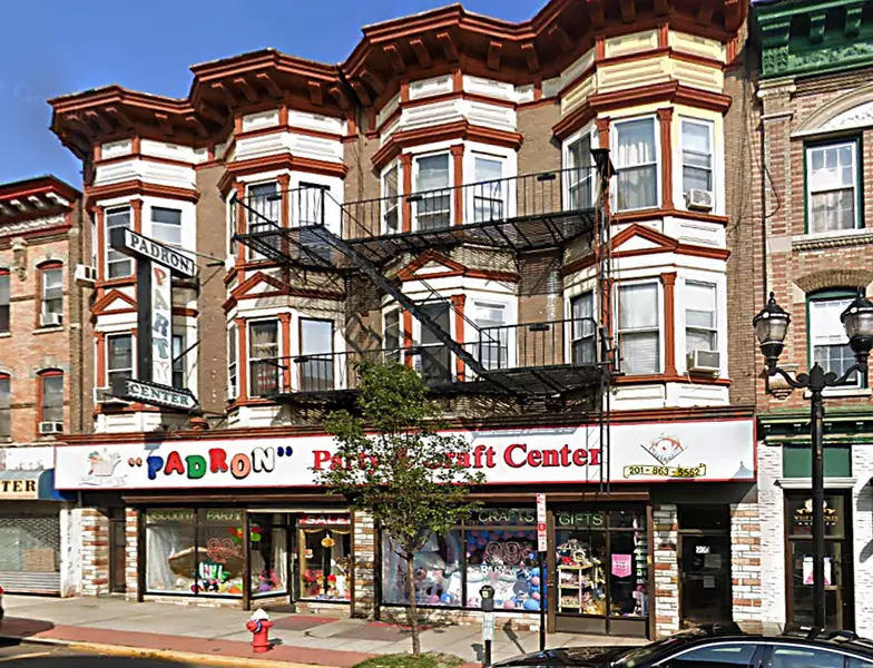 900 SUMMIT AVE, Union City, NJ 07087