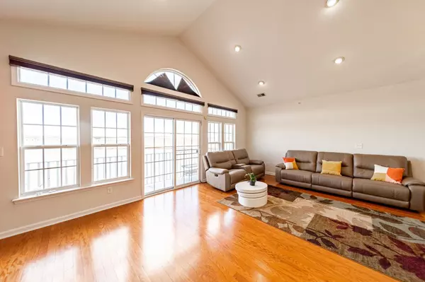 Jc West Bergen, NJ 07305,26 LYON CT