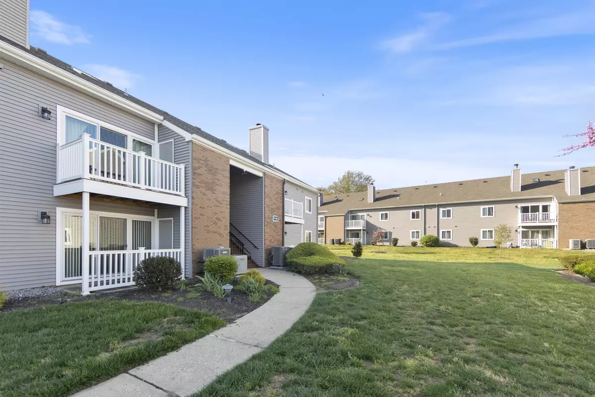 Plainsboro, NJ 08536,8115 TAMARRON DR