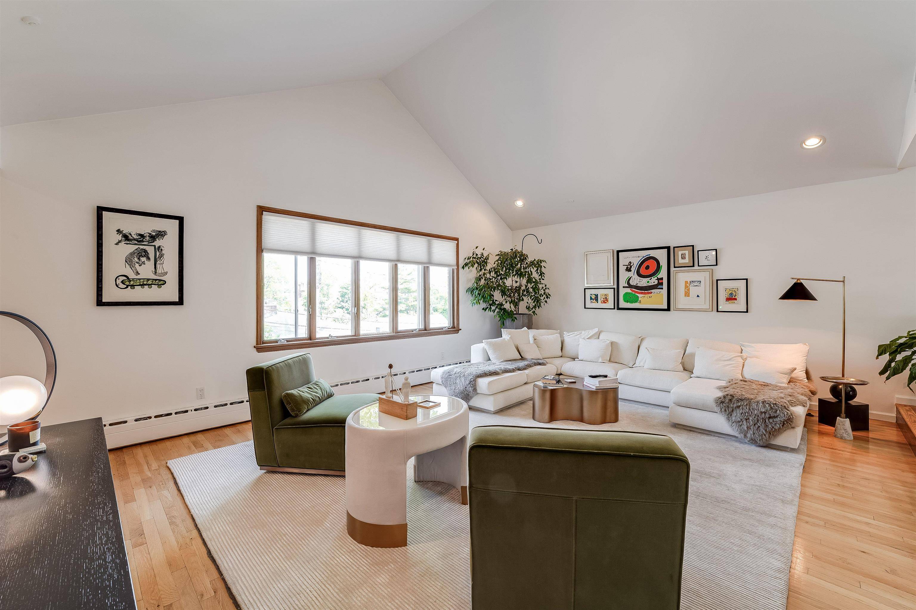 Cliffside Park, NJ 07010,24 CORTLAND PL