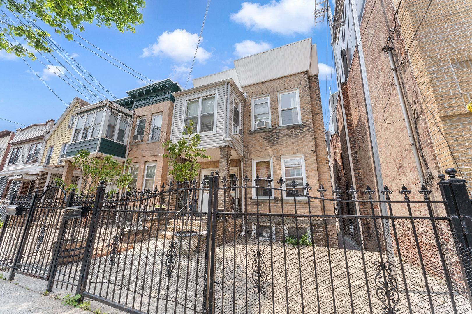 Jc Heights, NJ 07307,257 LIBERTY AVE
