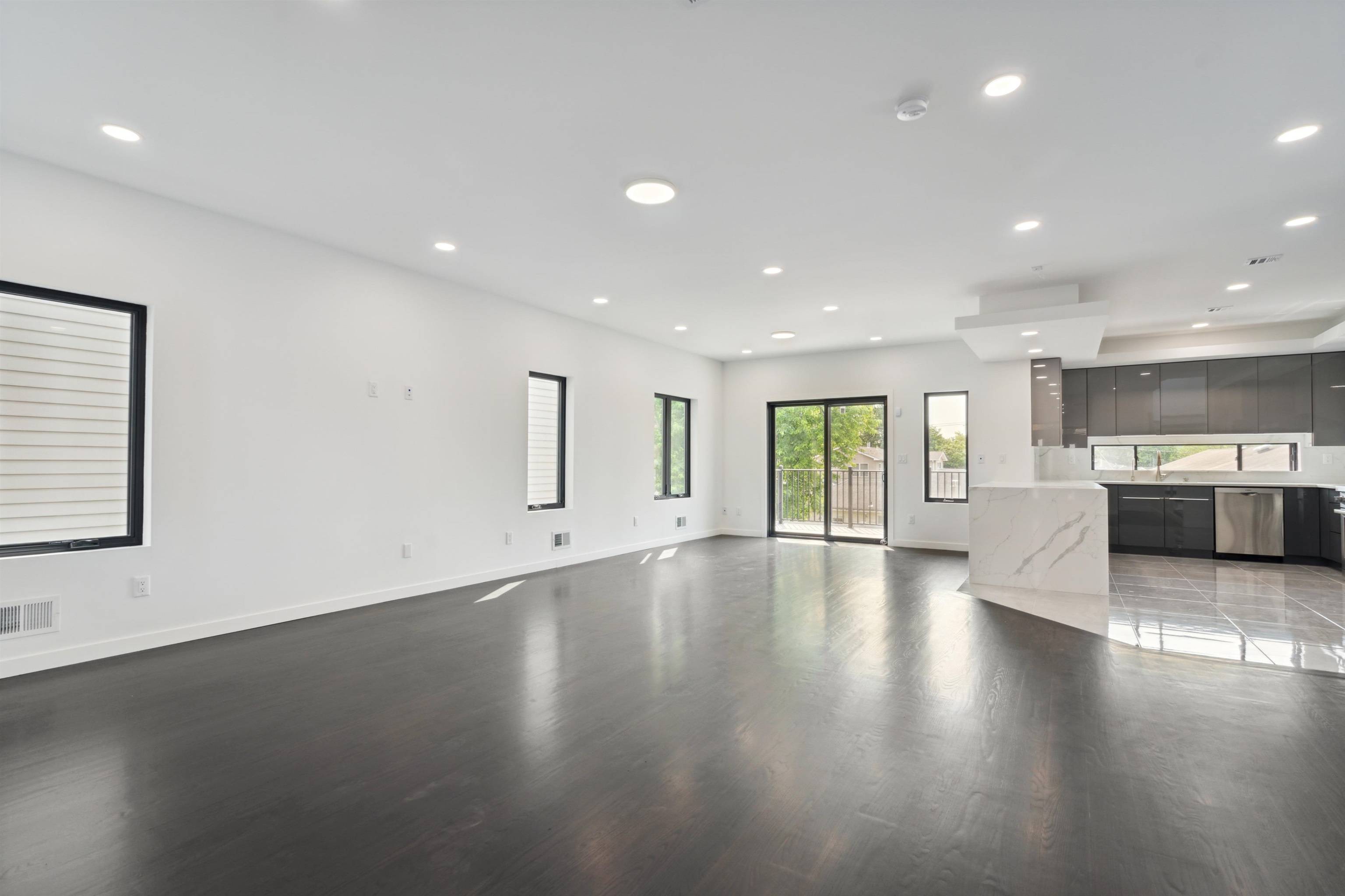 Secaucus, NJ 07034,706 4TH ST