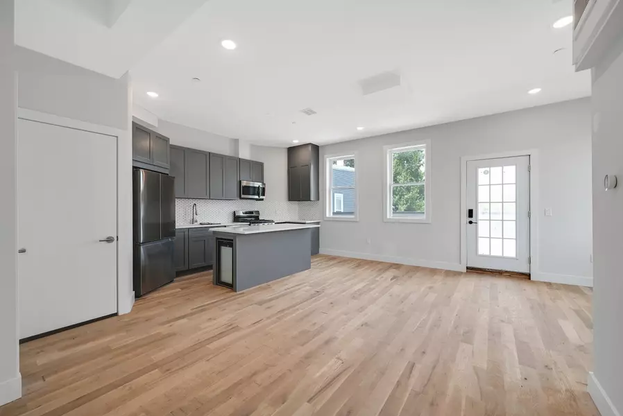 543 PALISADE AVE #4, Jc Heights, NJ 07307