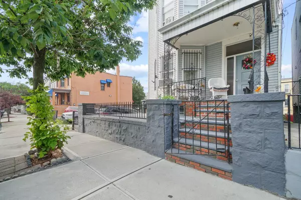 West New York, NJ 07093,423-425 66TH ST