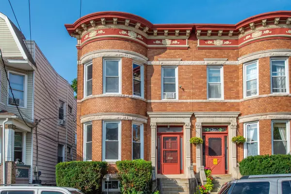 268 WOODLAWN AVE, Jc West Bergen, NJ 07305-2128