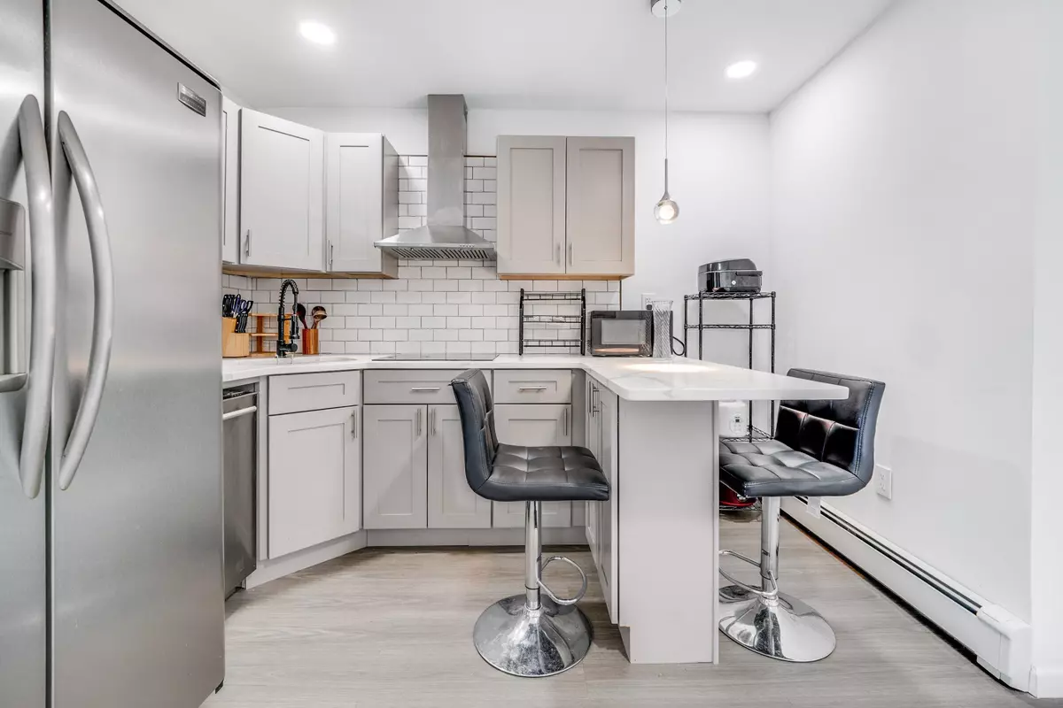 Union City, NJ 07087,609 NEW YORK AVE  #2R