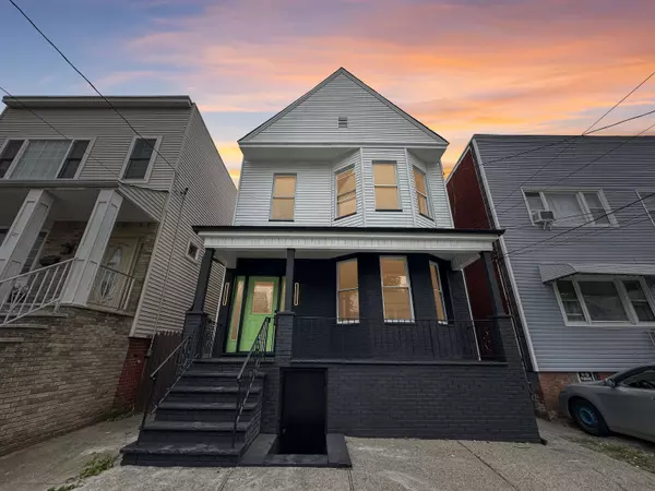 189 BOYD AVE, Jc West Bergen, NJ 07304