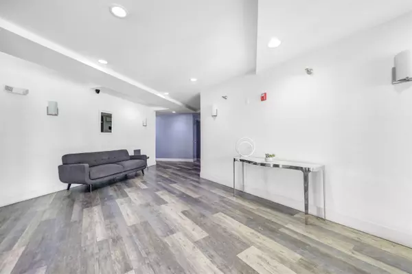 Union City, NJ 07087,200 PATERSON PLANK RD #304