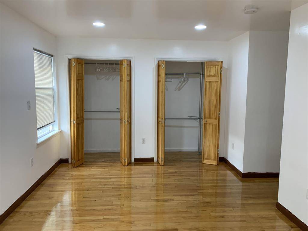 Jc Heights, NJ 07307,38 GRAHAM ST