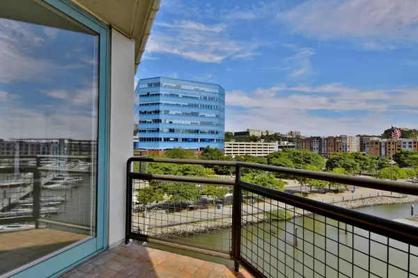 Weehawken, NJ 07086,600 HARBOR BLVD  #1009