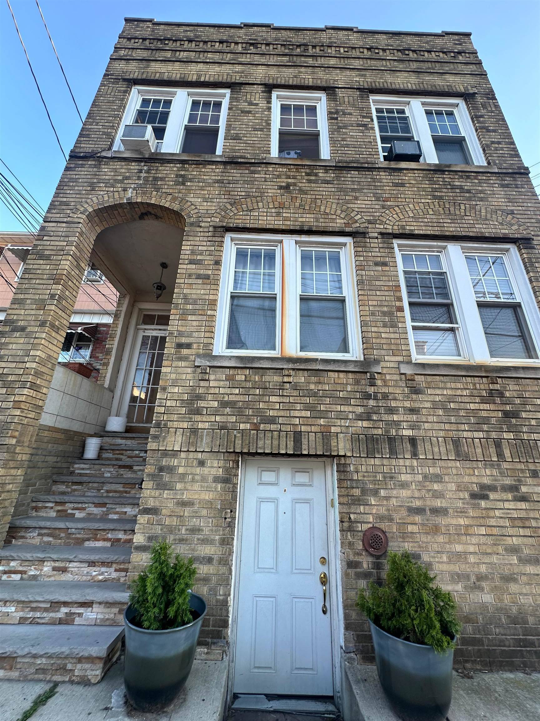 413 24TH ST, Union City, NJ 07087