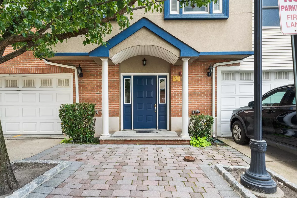 Union City, NJ 07087,620 38TH ST #103