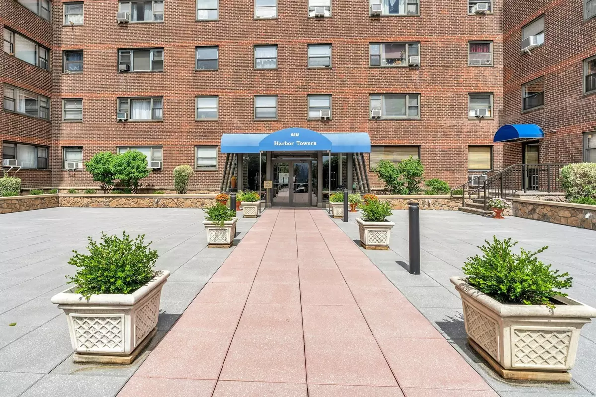 West New York, NJ 07093,6515 BLVD EAST  #7K