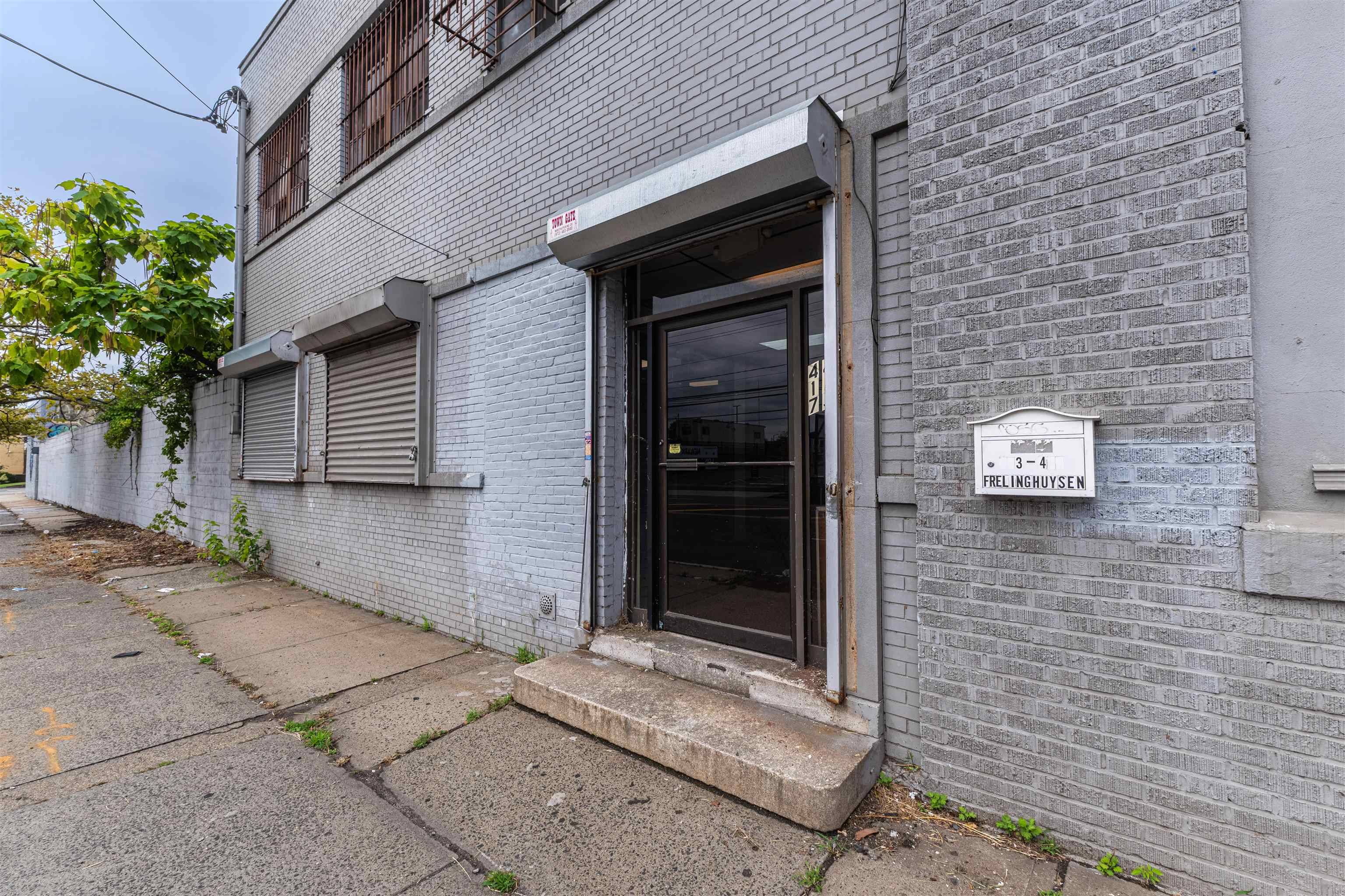 Newark, NJ 07114,413-417 FRELINGHUYSEN AVE