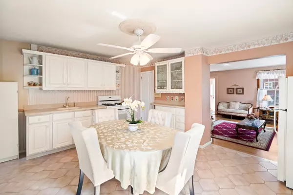 Cliffside Park, NJ 07010,236 CRESCENT LANE