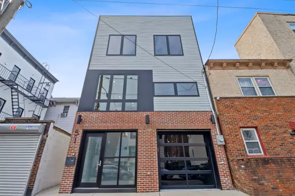 51 CONCORD ST, Jc Heights, NJ 07306