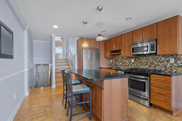 Weehawken, NJ 07086,899 BLVD EAST  #6F