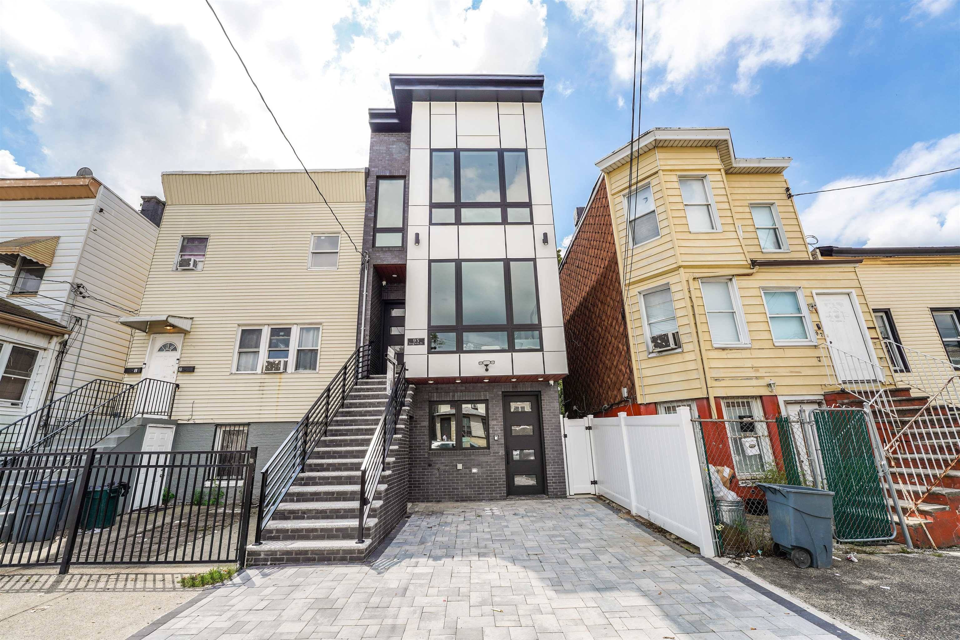 95 STEGMAN ST, Jc Greenville, NJ 07305