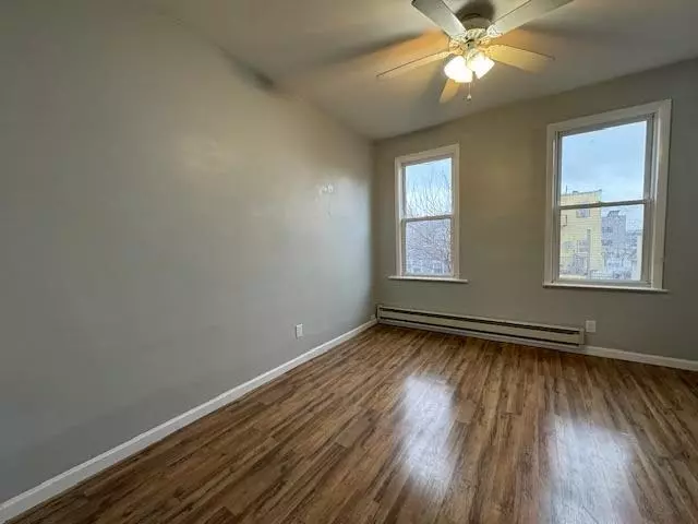 23 NEW ST  #2R, Bayonne, NJ 07002