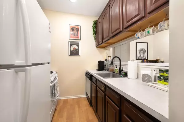 Jc West Bergen, NJ 07305,127 COTTONWOOD ST