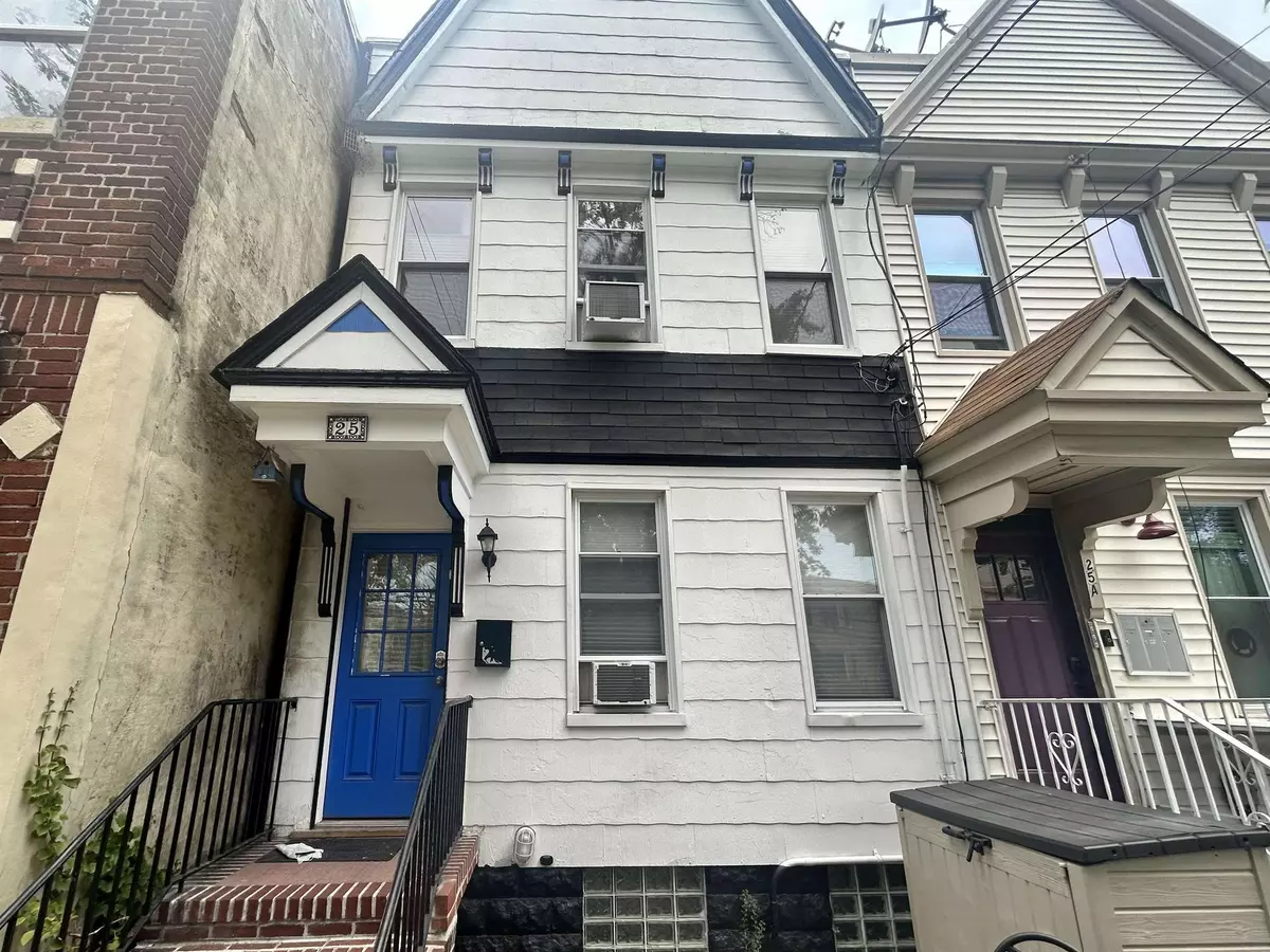 Jc Heights, NJ 07307,25 MILTON AVE