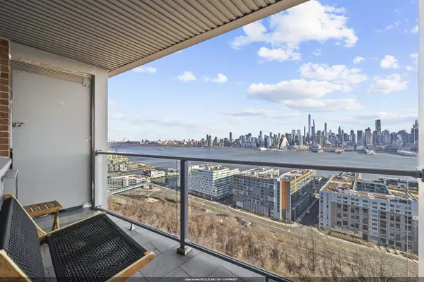 899 BLVD EAST  #8G, Weehawken, NJ 07086