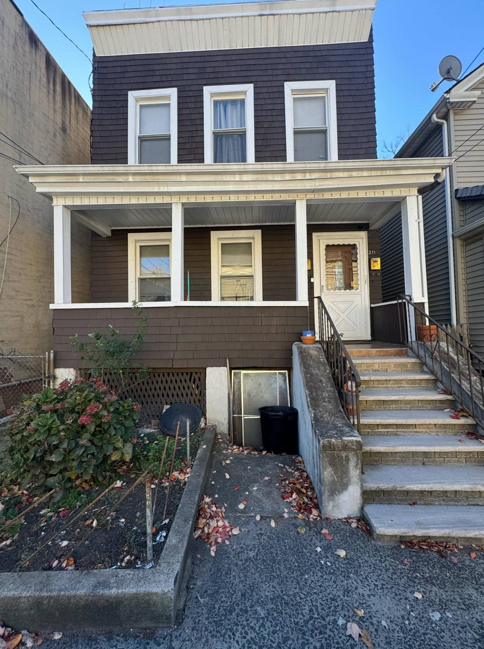 211 CLENDENNY AVE, Jc Bergen-lafayett, NJ 07304