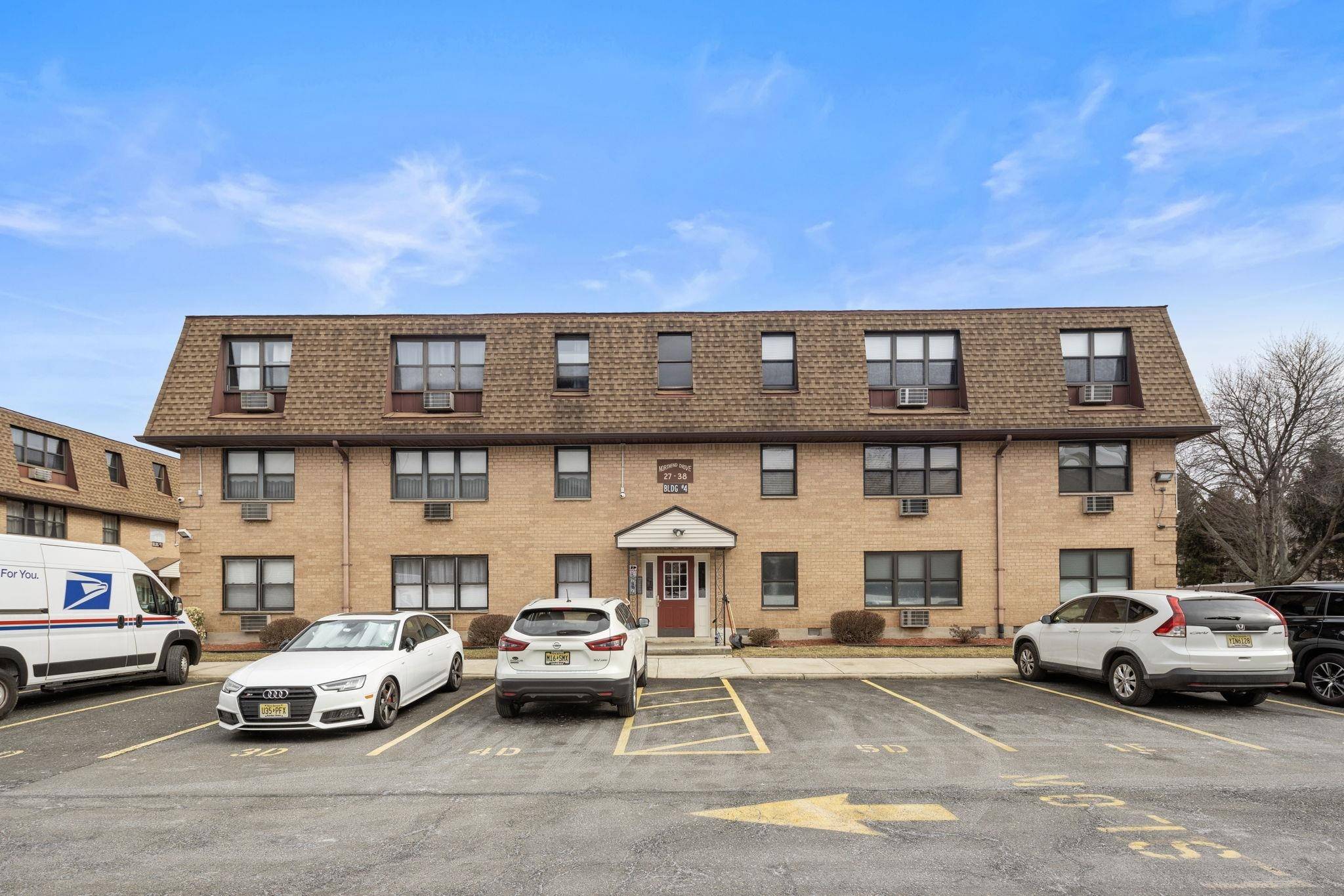 36 NORTH END DR, Secaucus, NJ 07094