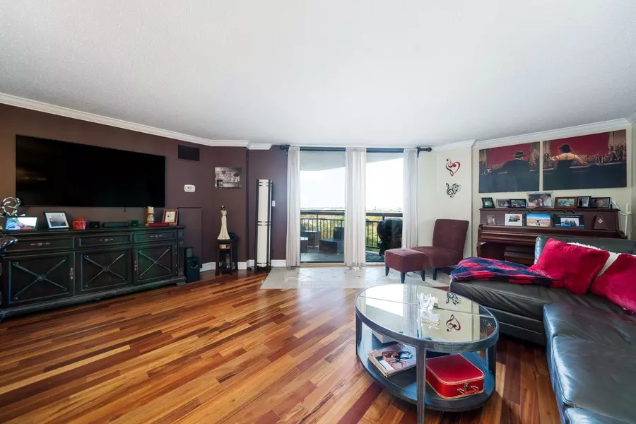 719 HARMON COVE TOWER  #719, Secaucus, NJ 07094