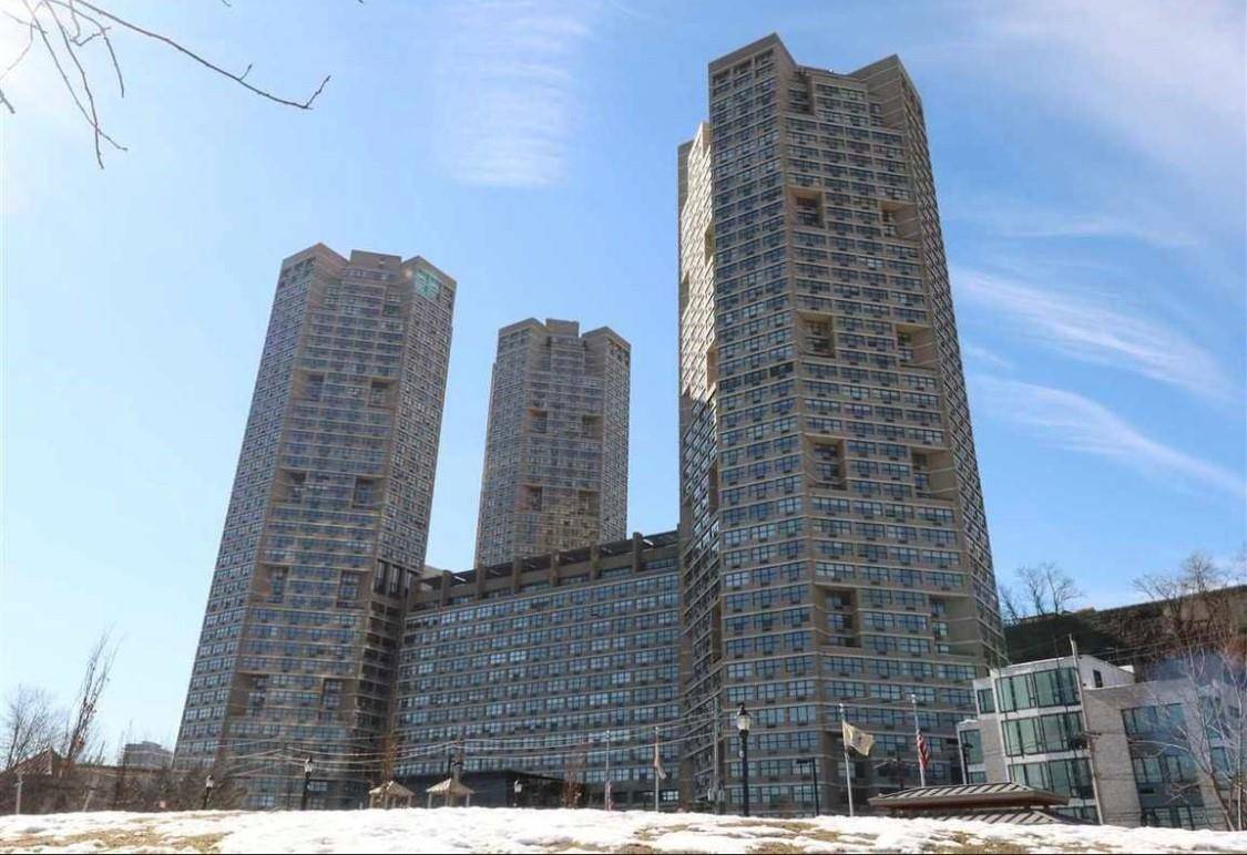 7000 BLVD EAST  #33K, Guttenberg, NJ 07093