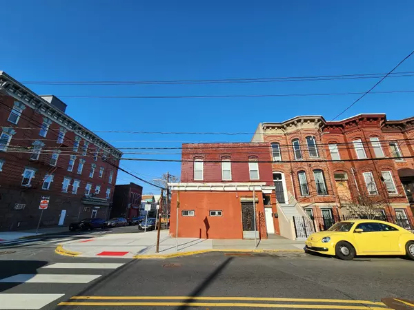 Jc Bergen-lafayett, NJ 07304,370 COMMUNIPAW AVE