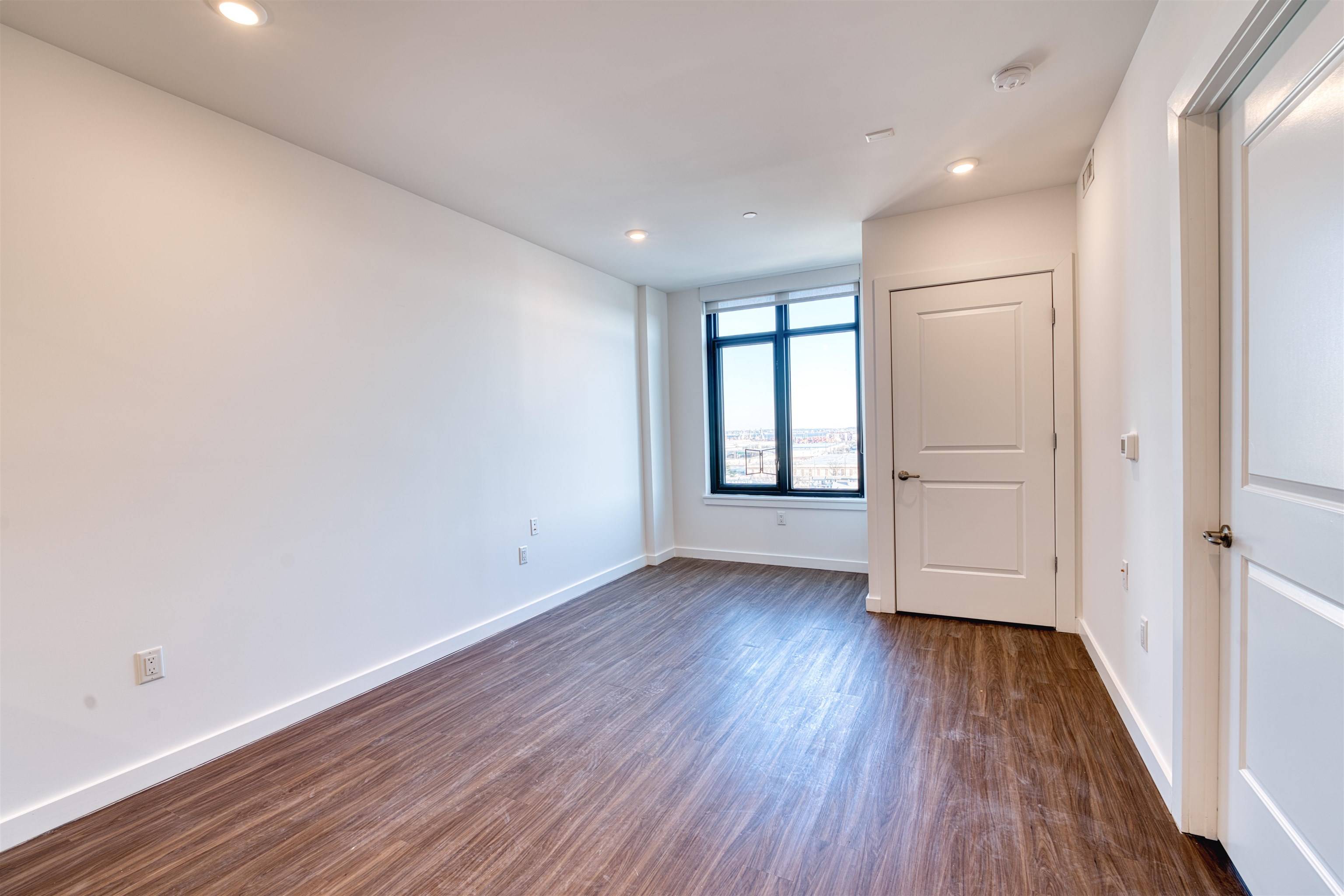 Bayonne, NJ 07002,957 BROADWAY  #202