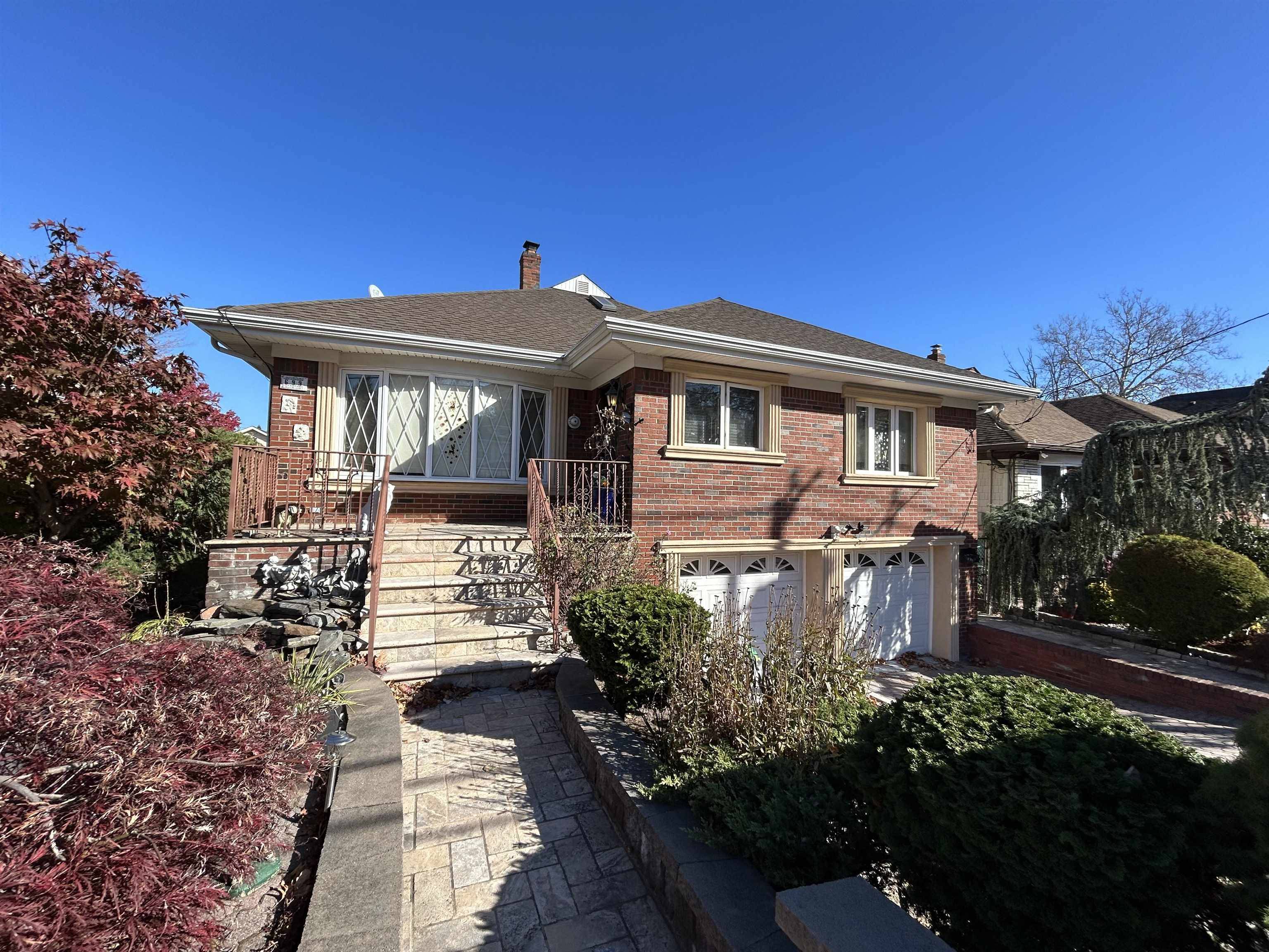 Ridgefield, NJ 07657,699 ELM AVE