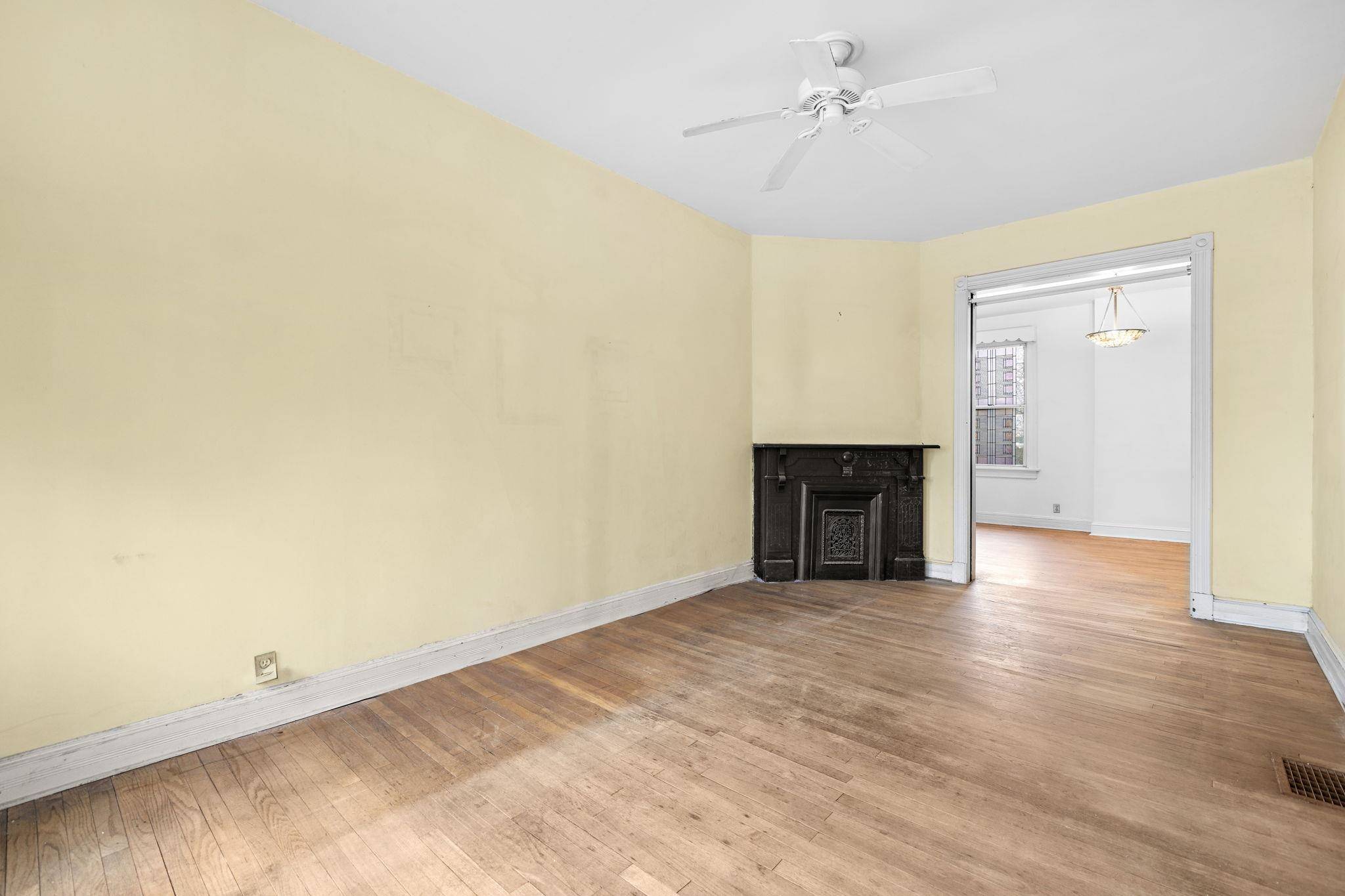 Jc Heights, NJ 07307,657 PALISADE AVE