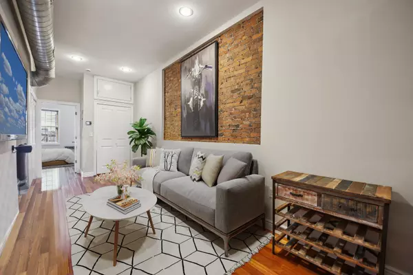 Jc Heights, NJ 07307,96 BOWERS ST #3L